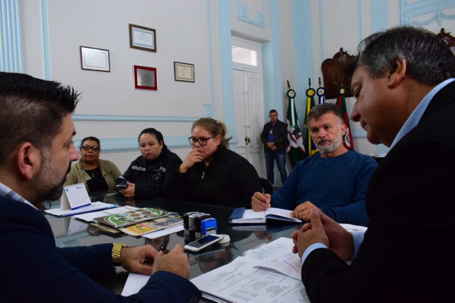 prefeito-reune-se-com-representantes-de-sindicatos