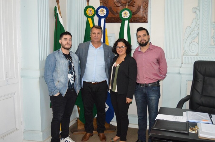 concurso-0012015-tres-novos-servidores-sao-empossados