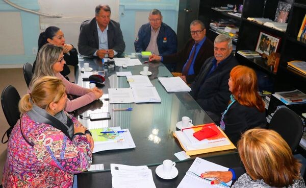 comissao-eleitoral-do-processo-de-escolha-do-conselho-tutelar-e-recebida-pelo-prefeito