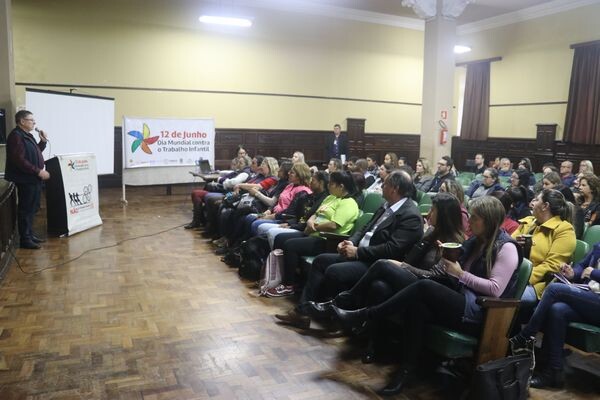 forum-municipal-de-combate-ao-trabalho-infantil-apresenta-acoes-de-trabalho-em-rede