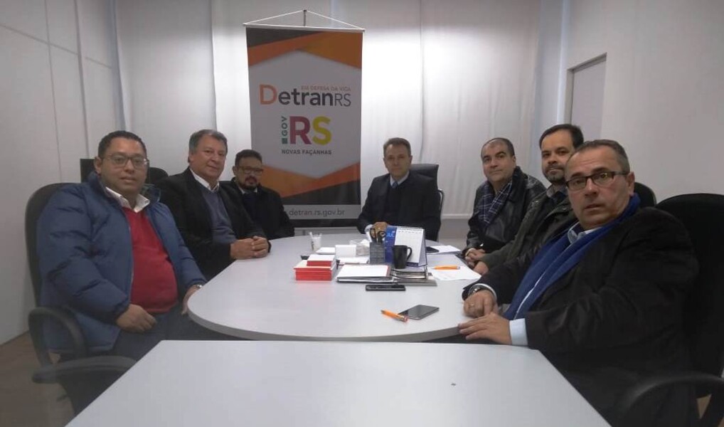 prefeito-buscou-encaminhamentos-para-o-municipio-em-porto-alegre