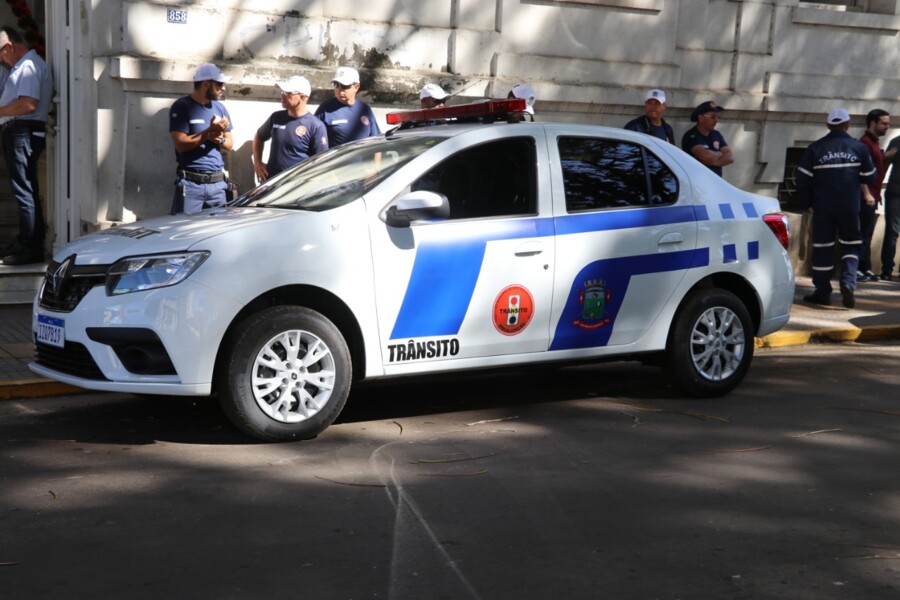 prefeito-apresenta-novos-veiculos-da-secretaria-de-transito