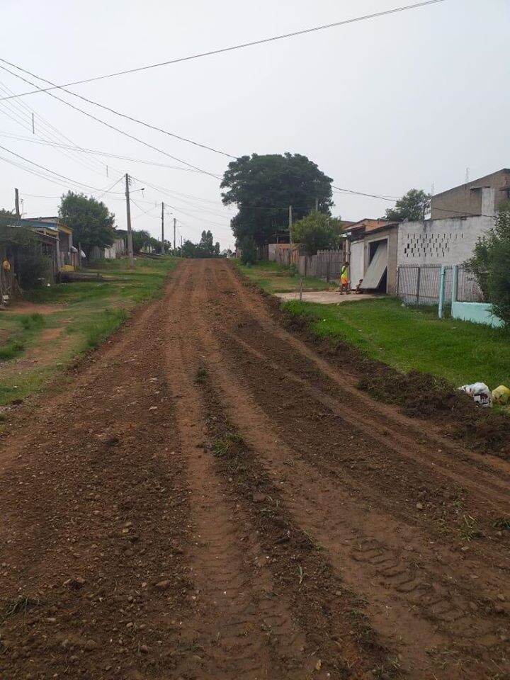 vias-do-bairro-simon-bolivar-recebem-patrolamento