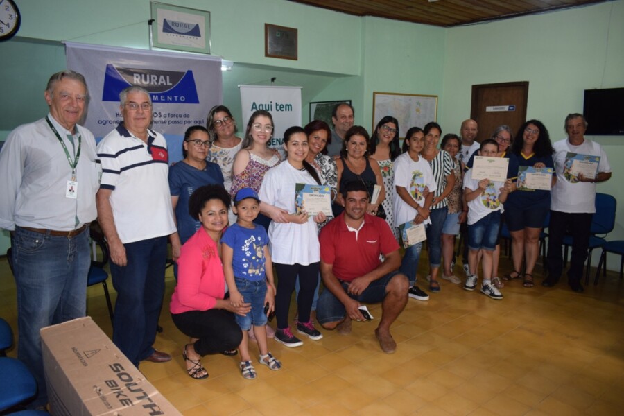 programa-agrinho-entrega-premios-aos-alunos-e-professor-da-rede-municipal-de-ensino