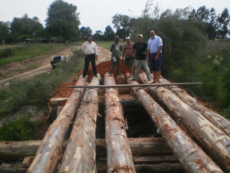 secretaria-de-obras-recupera-ponte-de-madeira-na-libania