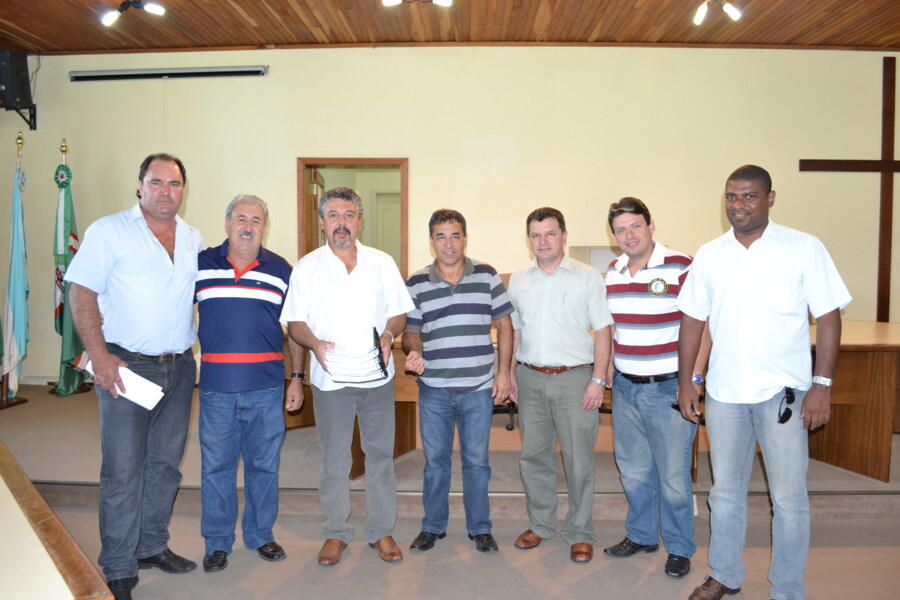 prefeito-wainer-entrega-processo-licitatorio-de-lombadas-eletronicas-a-camara-de-vereadores