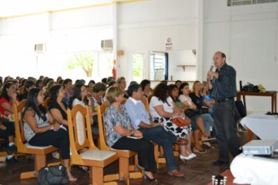 rede-municipal-inicia-ano-letivo-com-palestra-do-deputado-miki-breier
