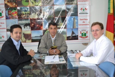 wainer-recebe-visita-de-representantes-da-empresa-ouro-e-prata