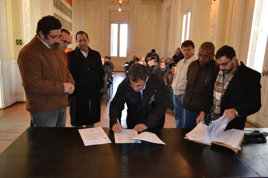 prefeito-e-mercoplan-assinam-contrato-para-obras-de-reforma-na-uti-da-santa-casa