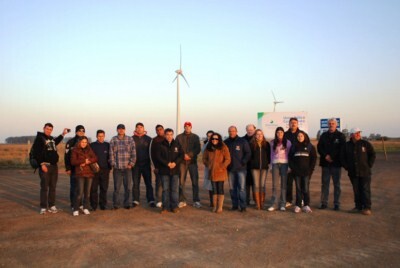 wainer-machado-apresenta-obras-para-alunos-do-curso-de-formacao-de-frentistas