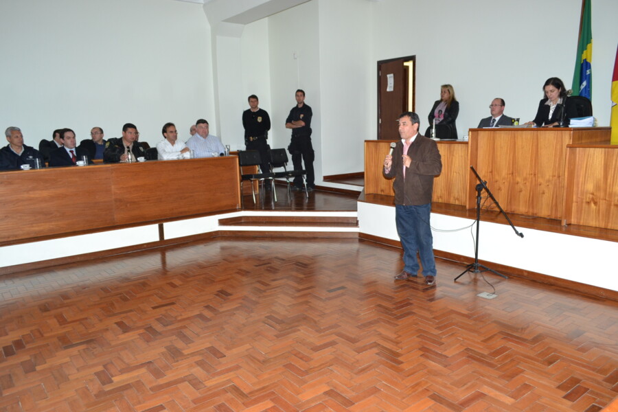 definida-retirada-de-camelos-da-praca-flores-da-cunha