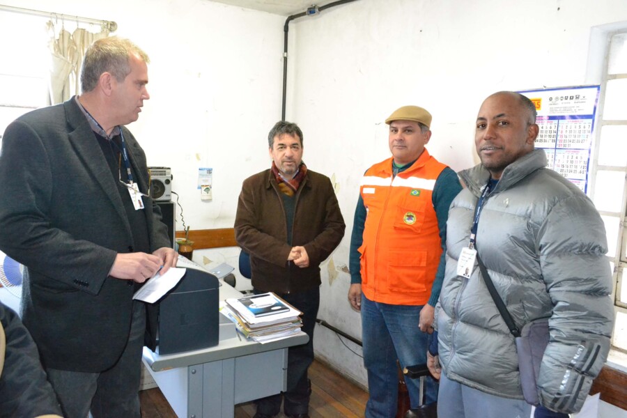 defesa-civil-estadual-e-municipal-entregam-cestas-basicas