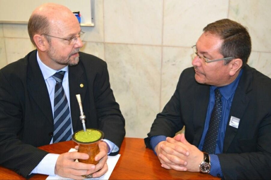 prefeito-glauber-mantem-agenda-com-deputados-e-salienta-emendas-para-livramento