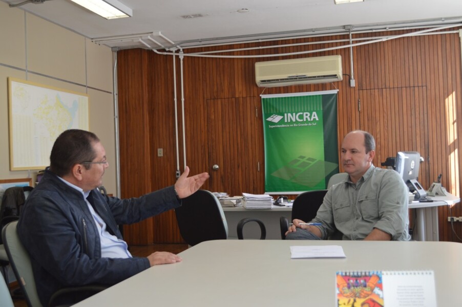 prefeito-reunira-terca-com-superintendente-do-incra-buscando-solucao-para-o-conflito-agrario-em-livramento