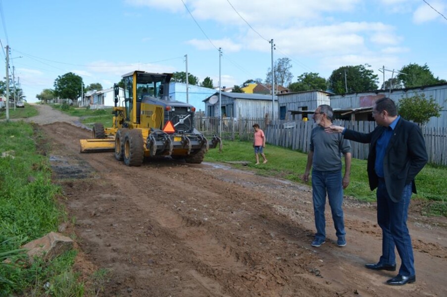 prefeito-vistoria-patrolamento-no-parque-sao-jose