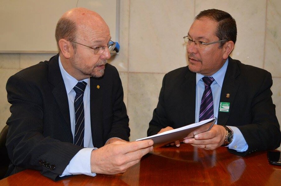 prefeito-glauber-entrega-relatorio-dos-danos-nas-estradas-ao-deputado-bohn-gass-e-pede-apoio