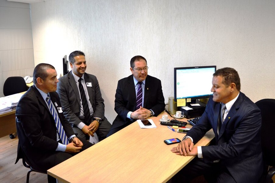 prefeito-trata-no-ministerio-dos-esportes-da-liberacao-do-recurso-para-construcao-da-quadra-poliesportiva-na-vila-nova-livramento