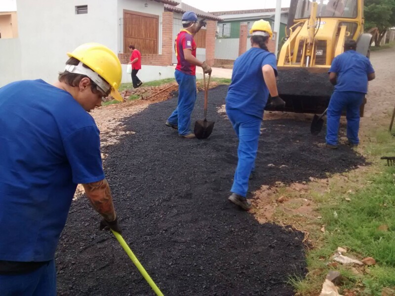 dae-recupera-calcamento-na-rua-aurelio-dargelio