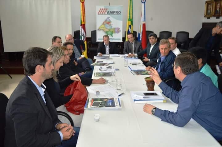 prefeito-participa-de-reuniao-da-associacao-dos-municipios-da-fronteira-oesters