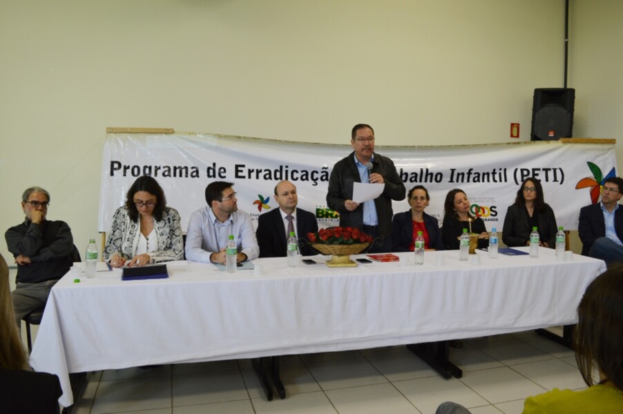 prefeito-participa-de-audiencia-publica-sobre-o-programa-de-erradicacao-do-trabalho-infantil
