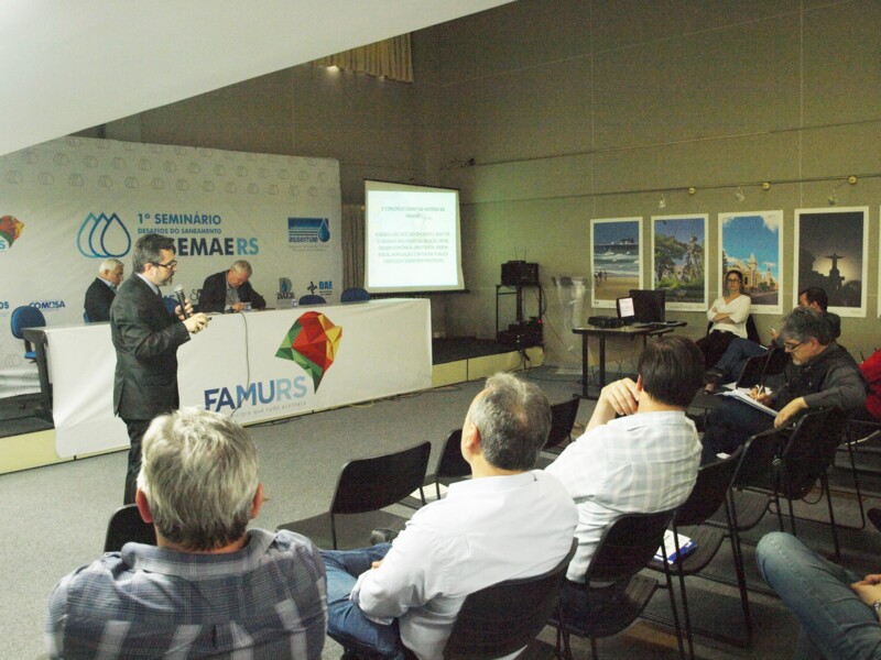 diretor-do-dae-participa-de-seminario-sobre-saneamento-basico