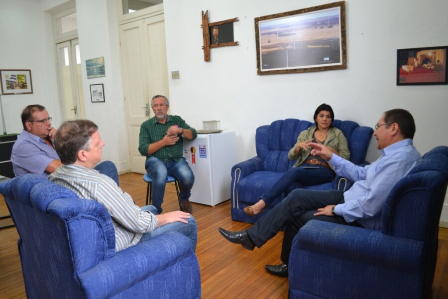 prefeito-recebe-diretor-do-frigorifico-estancia-e-destaca-apoio-do-municipio-as-cadeias-produtivas