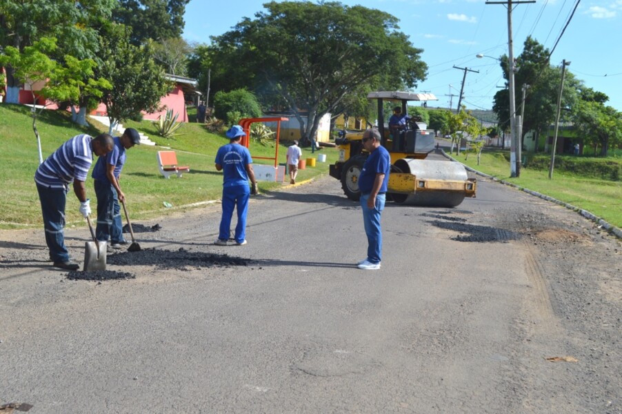 secretaria-de-obras-realiza-operacao-tapa-buraco-no-planalto