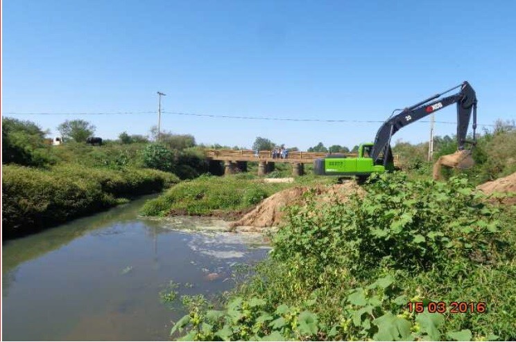 secretaria-de-obras-ja-desassoreou-2-mil-metros-do-arroio-carolina