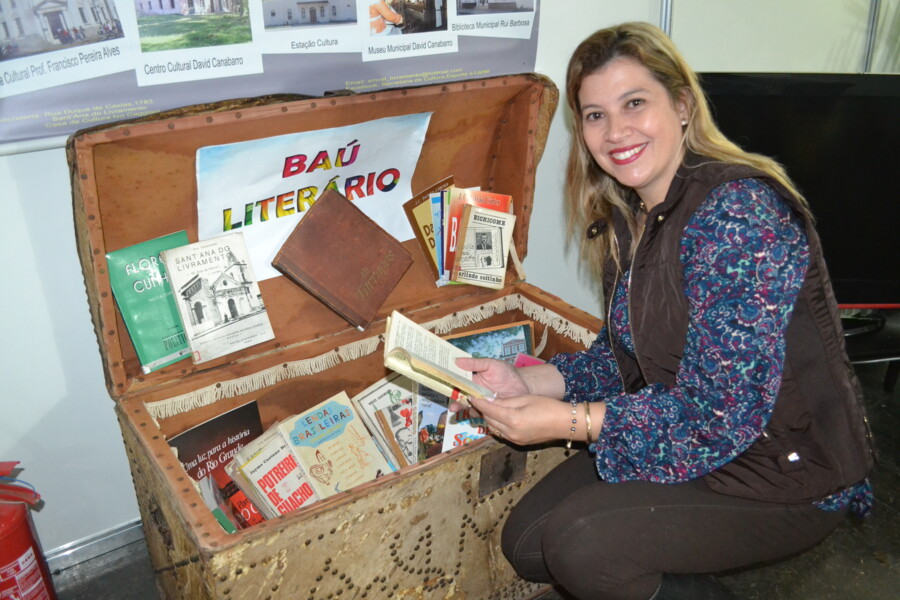 secretaria-de-cultura-inaugura-bau-literario-durante-a-34-campereada-internacional