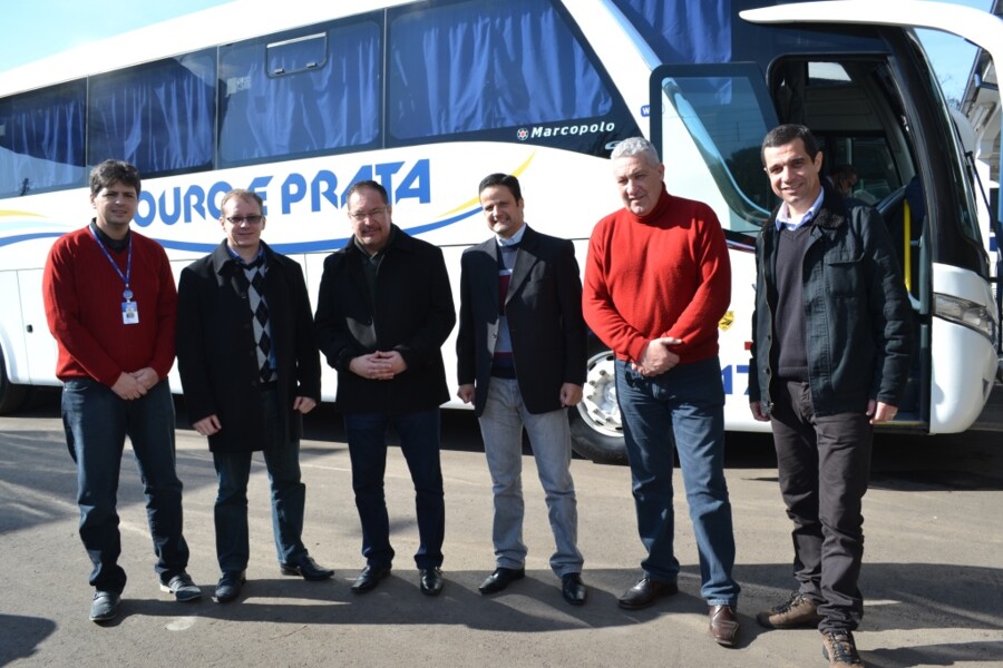 prefeito-visita-empresa-ouro-e-prata