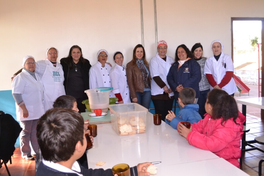 cozinhando-com-chef-na-escola-emef-claudio-moreira