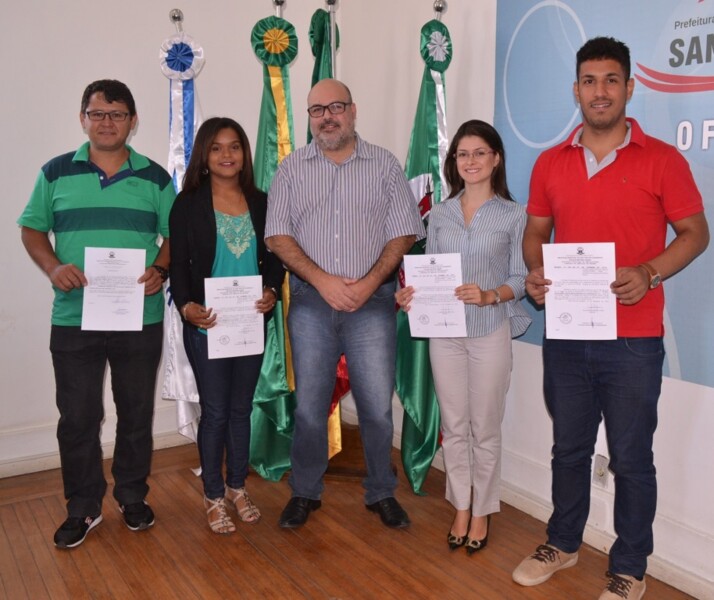 governo-municipal-empossa-mais-quatro-servidores