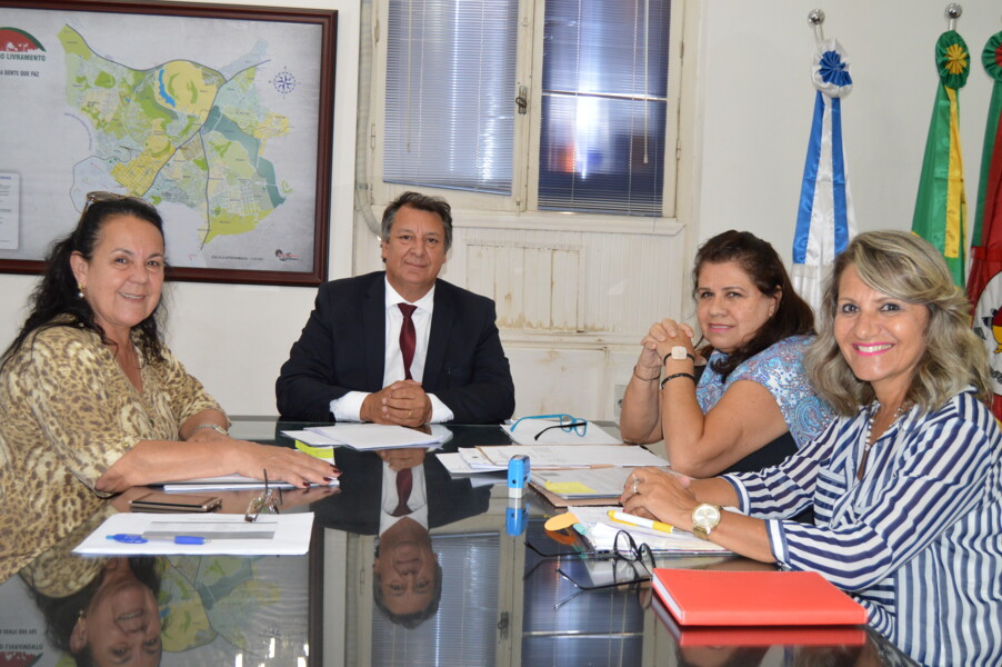 ico-charopen-recebe-visita-de-representantes-da-19-cre