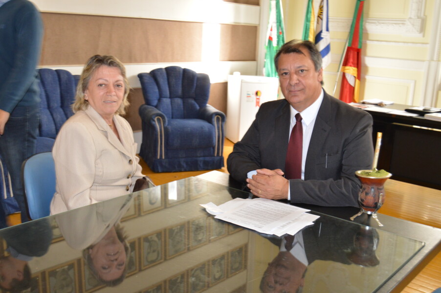 consul-uruguaia-da-as-boas-vindas-a-ico