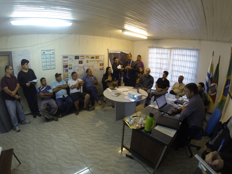 prefeito-e-vice-lancam-cronograma-emergencial-para-as-estradas-rurais-e-zona-urbana-santanense