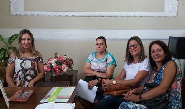 primeira-dama-recebe-escola-abreu-fialho