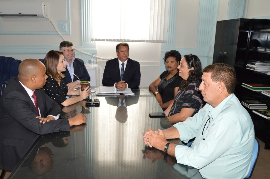 ico-recebe-deputada-liziane-bayer