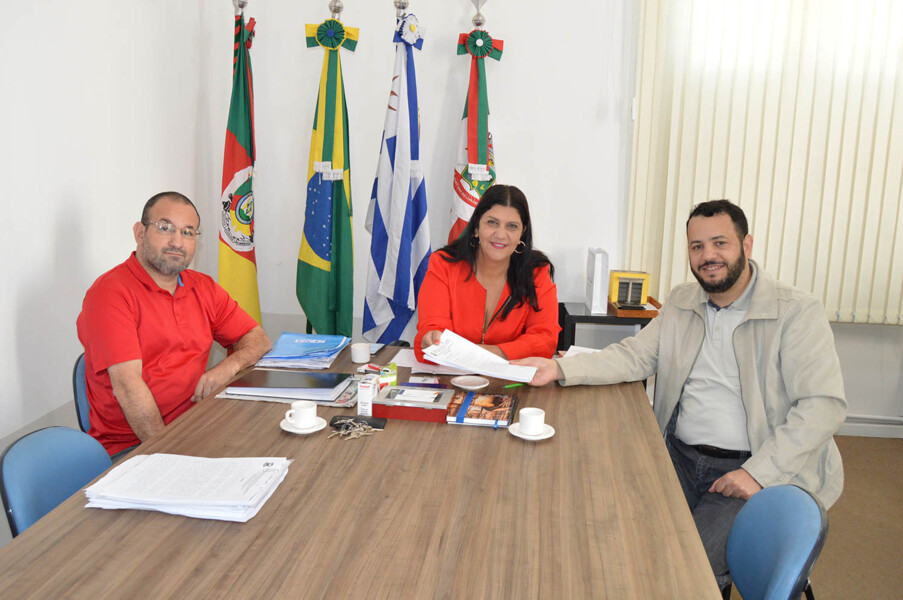 sala-do-investidor-entrega-projeto-que-gerara-r14-milhoes-para-o-municipio