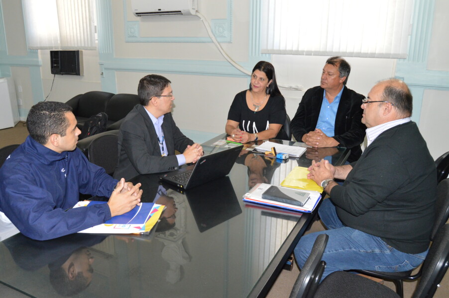 prefeito-e-vice-recebem-gerente-do-sesc-livramento