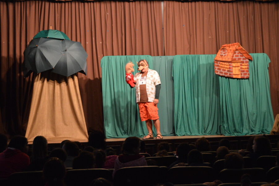 prefeitura-promove-peca-teatral