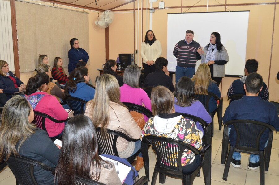 vice-prefeita-participa-do-inicio-da-capacitacao-da-primeira-infancia-melhor-pim