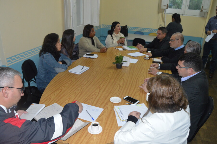 complexo-turistico-amsterland-e-tema-de-reuniao-na-sala-do-investidor