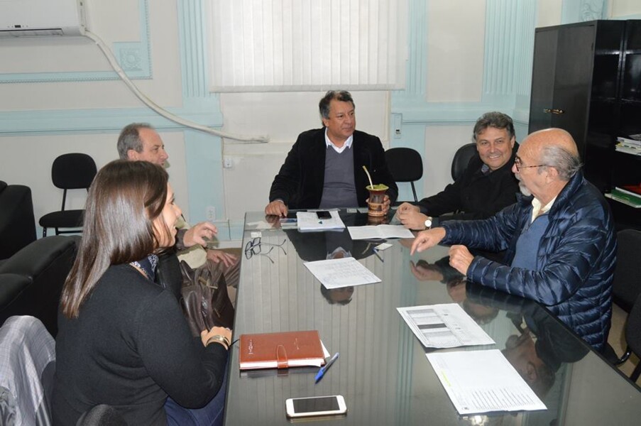 prefeito-recebe-o-presidente-da-uniair-e-fala-sobre-aeroporto-binacional