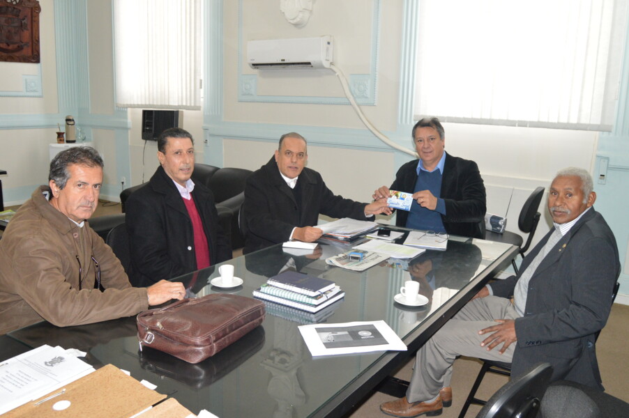 prefeito-recebe-convites