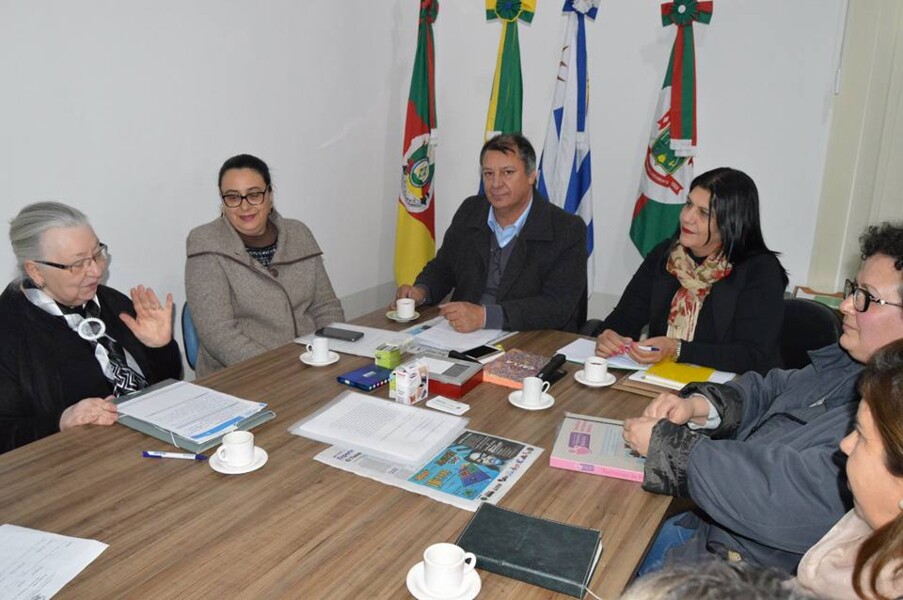 prefeito-e-vice-prefeita-se-reunem-para-tratar-do-primeira-infancia-melhor