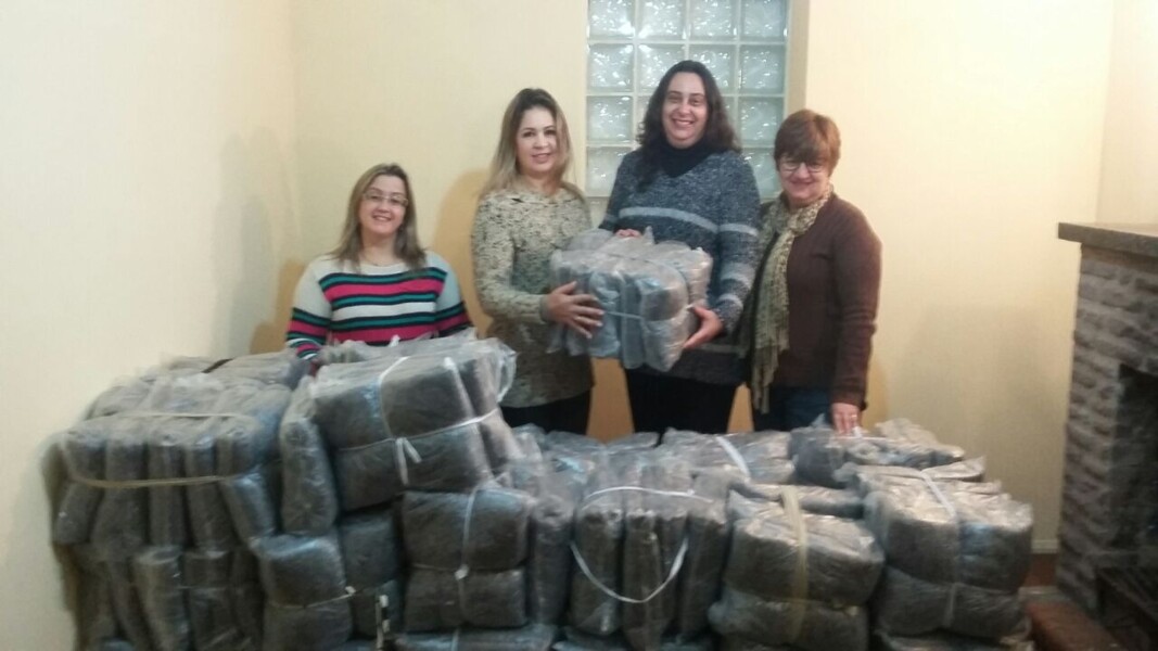 gabinete-acao-solidaria-realiza-novas-entregas-de-agasalhos-e-cobertores