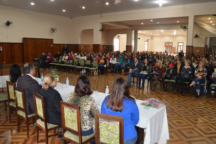 secretaria-de-educacao-realiza-formacao-de-professores-da-rede-infantil-municipal