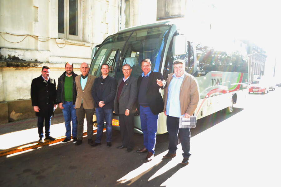 novo-micro-onibus-oferecera-mais-conforto-para-os-pacientes-que-realizam-tratamento-em-outros-municipios