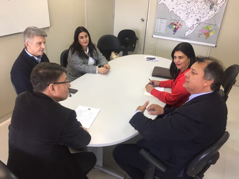 prefeito-e-vice-realizam-agenda-na-secretaria-de-saude-do-estado