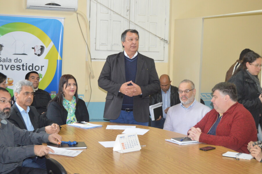 prefeito-e-vice-anunciam-cinco-novas-licitacoes-de-obras-no-municipio